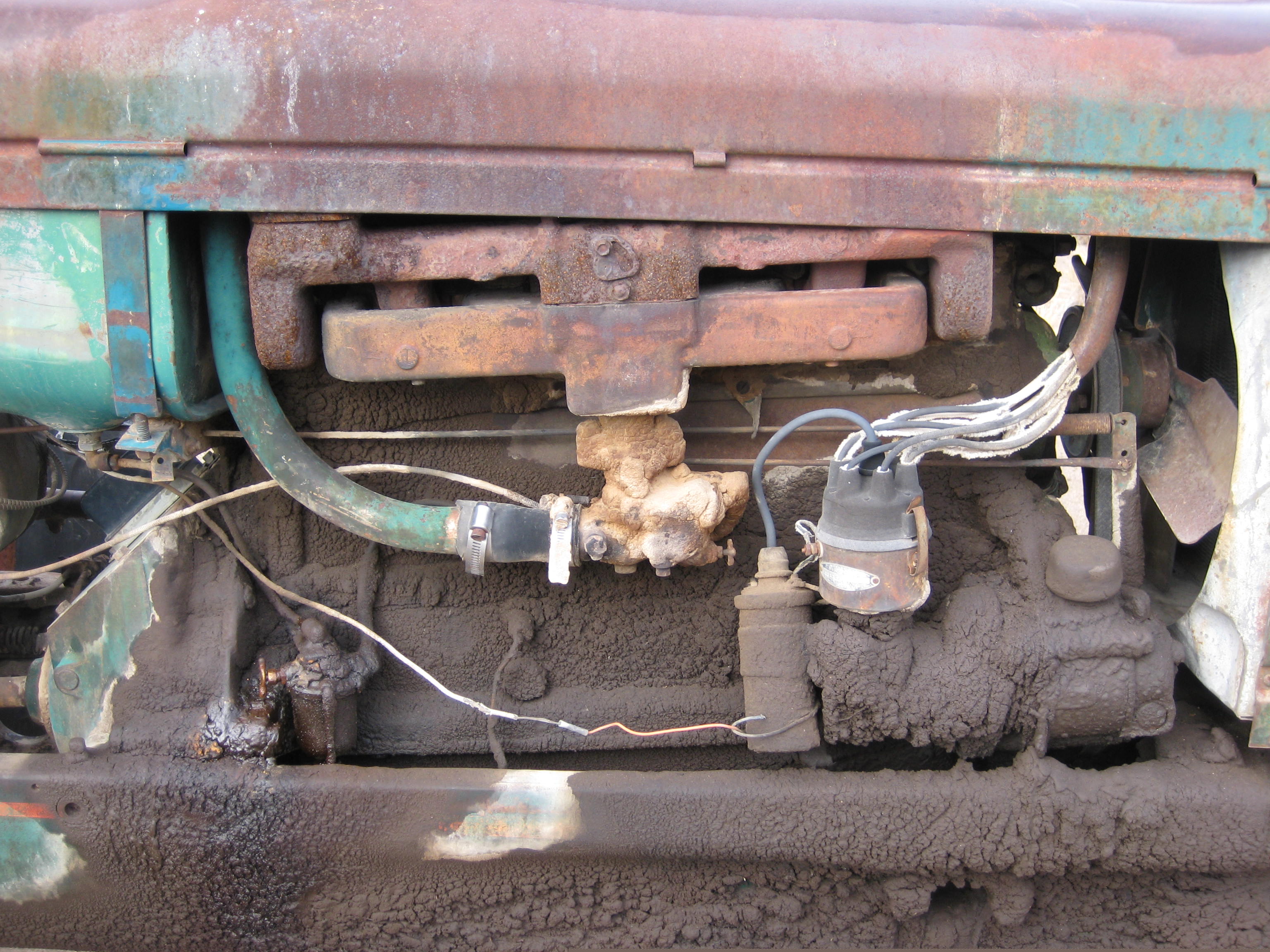 Oliver 70 Engine Right